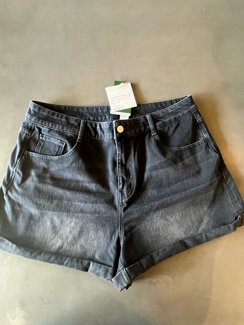HALARA Black Denim-Look Shorts with Front Pockets
